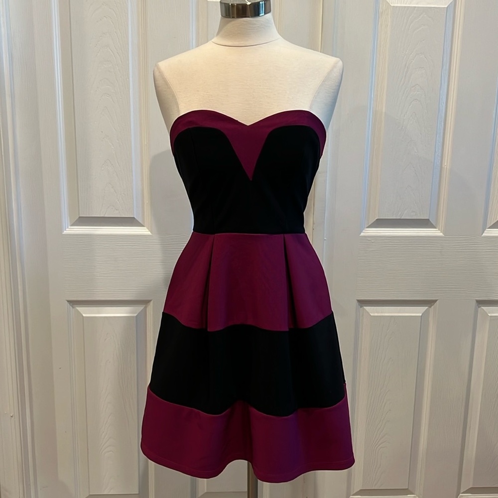 EMERALD SUNDAE Strapless Colorblock Mini Dress